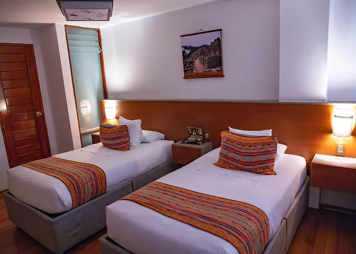 Chakana Hotel 3*